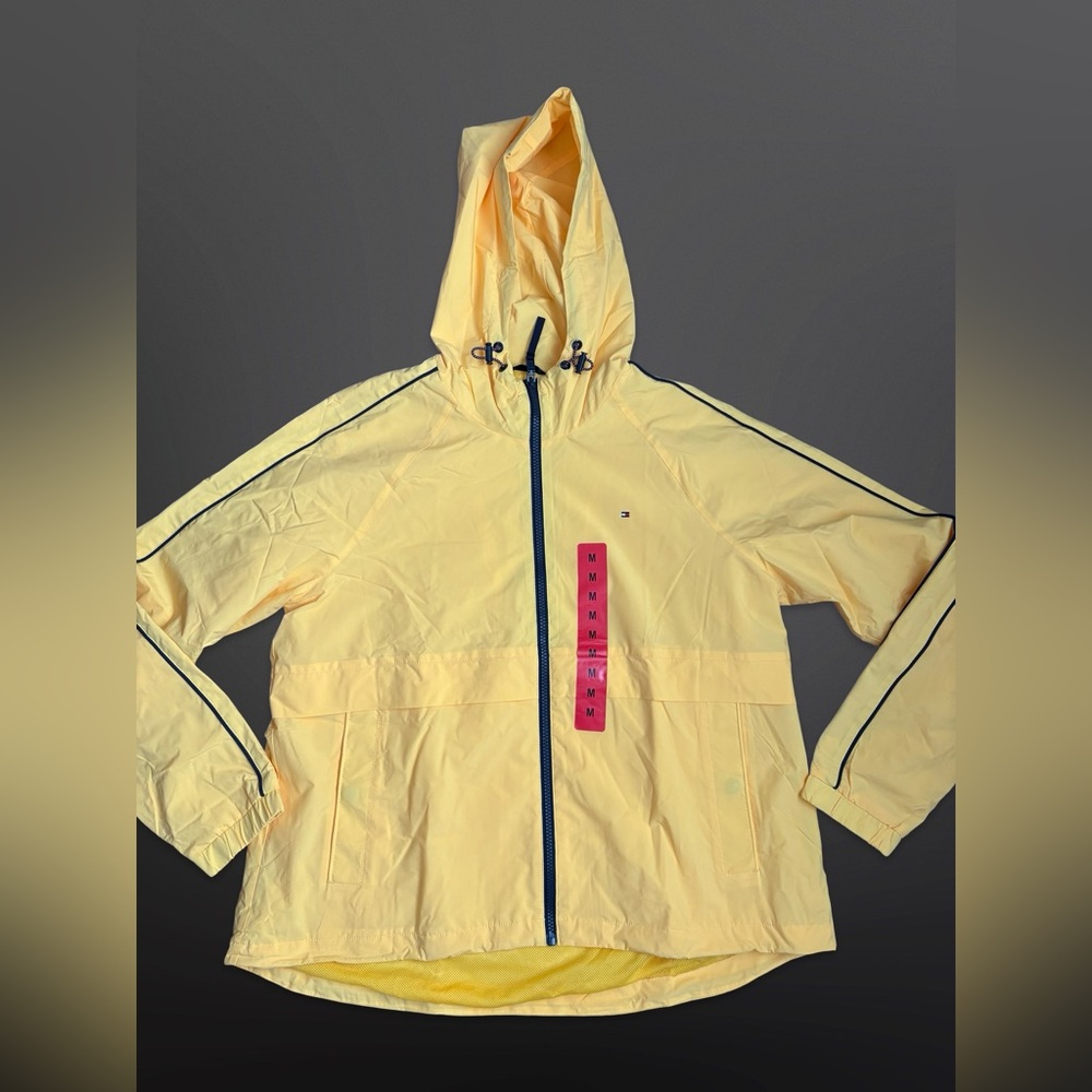 Tommy Hilfiger Women’s Windbreaker Jacket, Light Hooded Daffodil, Size M Yellow